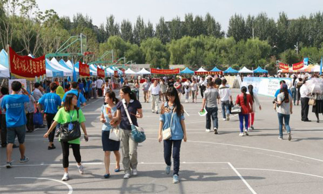 南京南京汇华学院新生招商活动策划